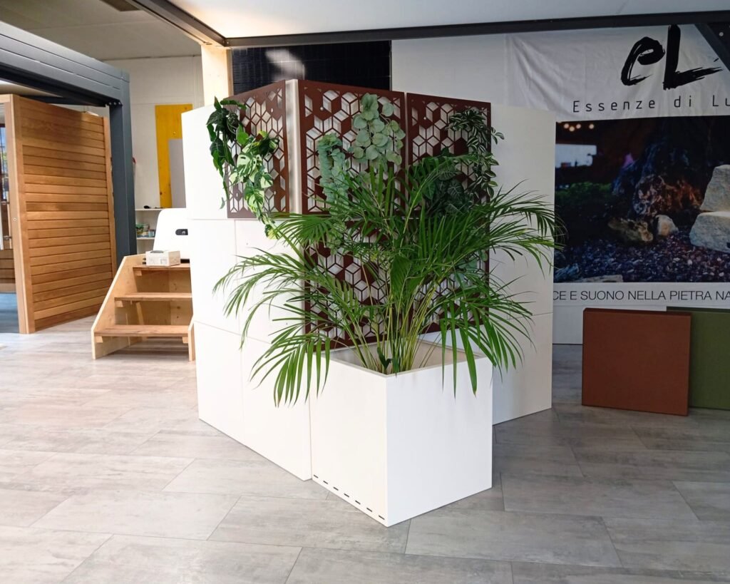 Image d'un cube anti-bruit servant de pot décoratif en Suisse Romande dans le canton de Vaud